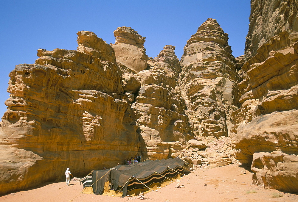 Bedouin tent and rocks of the desert, Wadi Rum, Jordan, Middle East