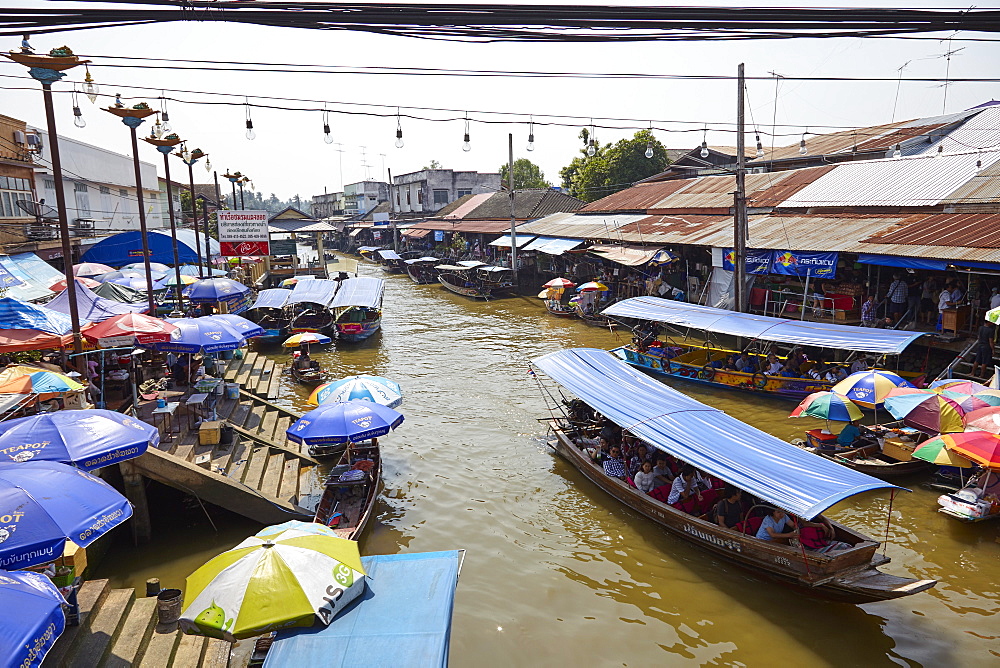 Amphawa floating market, Bangkok, Thailand, Southeast Asia, Asia