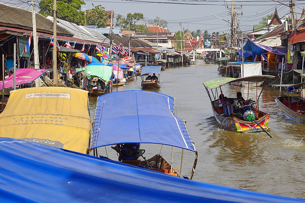 Amphawa Floating Market, Bangkok, Thailand, Southeast Asia, Asia