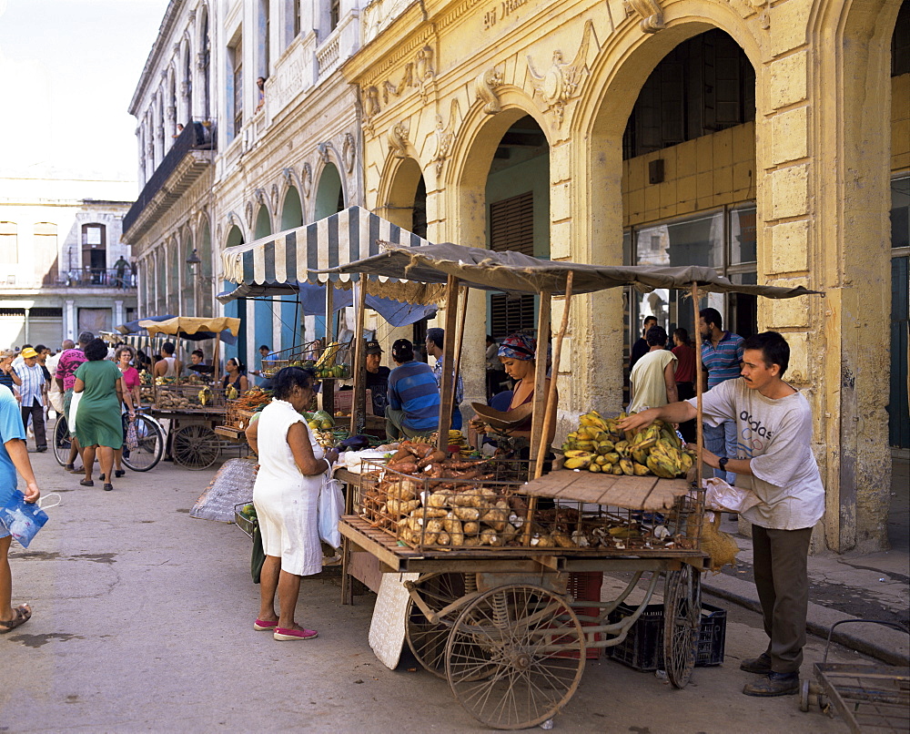 Street market, Old Havana, Havana, Cuba, West Indies, Central America