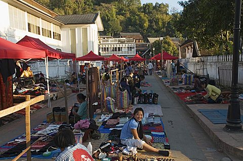 Setting up the night market, Luang Prabang, Laos, Indochina, Southeast Asia, Asia