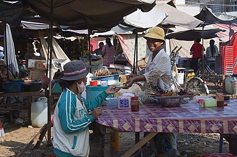 Market in Kompong Thom, Cambodia, Indochina, Southeast Asia, Asia