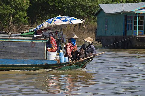 Tonle Sap Lake, Vietnamese Boat People, near Siem Reap, Cambodia, Indochina, Southeast Asia, Asia