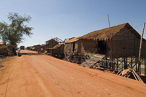 Houses on stilts on the side of Tonle Sap Lake, near Siem Reap, Cambodia, Indochina, Southeast Asia, Asia