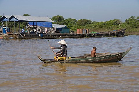 Tonle Sap Lake, Vietnamese Boat People, near Siem Reap, Cambodia, Indochina, Southeast Asia, Asia