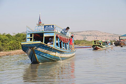 Tourist boats, Tonle Sap Lake, near Siem Reap, Cambodia, Indochina, Southeast Asia, Asia