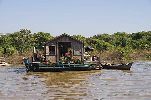 Tonle Sap Lake, Vietnamese Boat People, near Siem Reap, Cambodia, Indochina, Southeast Asia, Asia