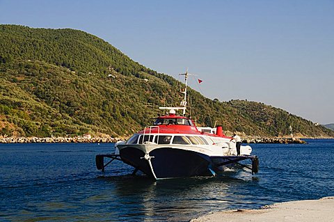 Hydrofoil ferry from Volos and Skiathos, Loutraki, Skopelos, Sporades Islands, Greek Islands, Greece, Europe