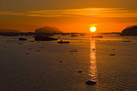 Sunrise on ice in the Antarctic Sound, The Antarctic Peninsula, Antarctica, Polar Regions