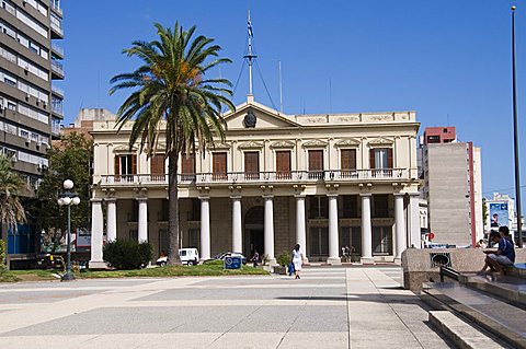 The Palacio Estevez, Plaza Independencia (Independence Square), Montevideo, Uruguay, South America