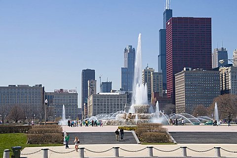 Buckingham Fountain in Grant Park, Chicago, Illinois, United States of America, North America