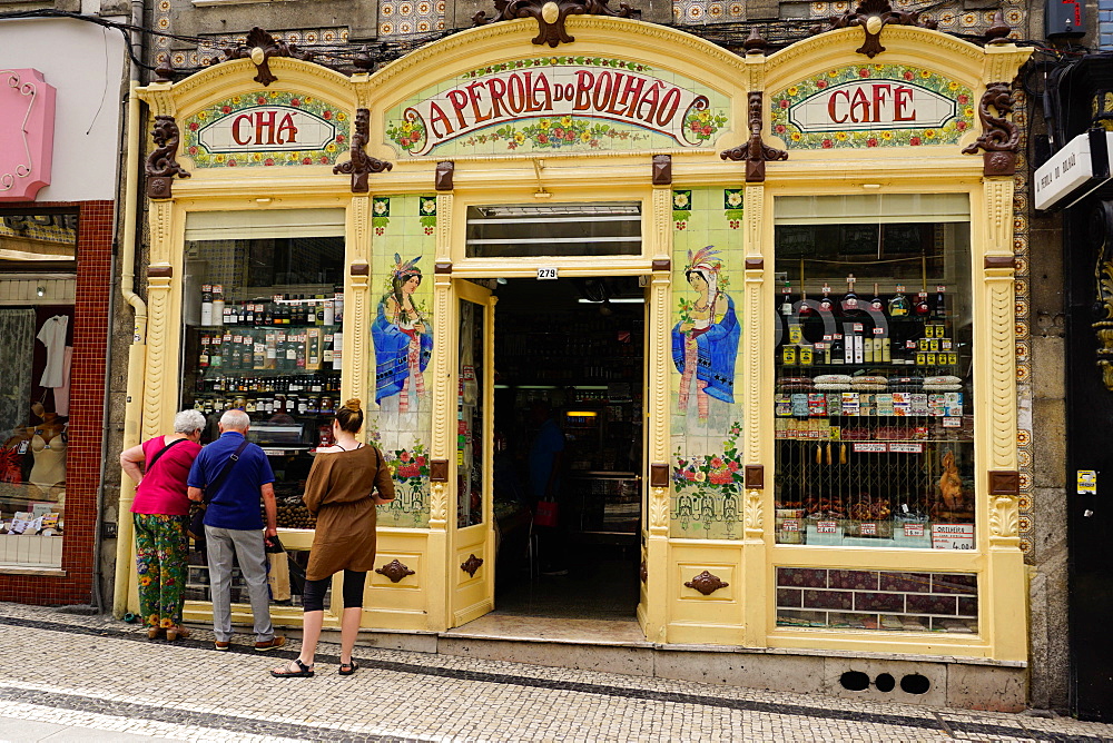 Highly decorated shop, Porto (Oporto), Portugal, Europe