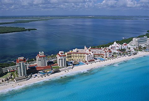 Hotel area of Cancun, Yucatan, Mexico, Central America