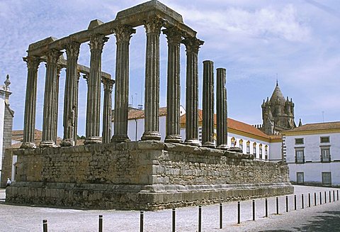 Roman temple, Evora, Alentejo region, Portugal, Europe