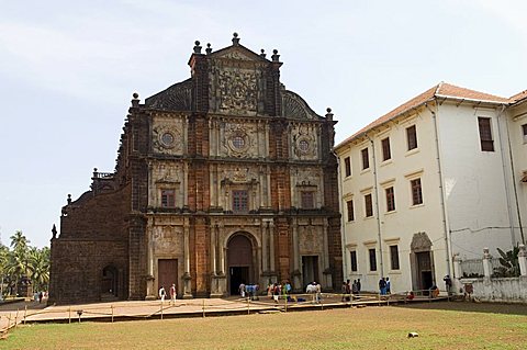 The Basilica of Bom Jesus, built 1594, Old Goa, UNESCO World Heritage Site, Goa, India, Asia