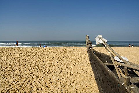 Beach near the Leela Hotel, Mobor, Goa, India, Asia