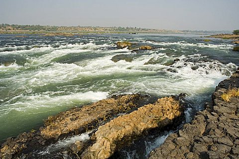 Rapids on the Narmada River just west of Maheshwar, Madhya Pradesh state, India, Asia