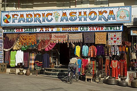 Rajasthani fabirc shops, Udaipur, Rajasthan state, India, Asia