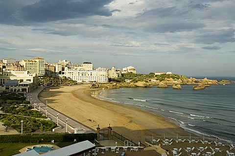 The beach with congress center in background, Biarritz, Basque country, Pyrenees-Atlantiques, Aquitaine, France, Europe