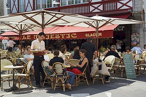 St. Jean de Luz, Basque country, Pyrenees-Atlantiques, Aquitaine, France, Europe