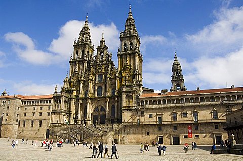 Santiago Cathedral on the Plaza do Obradoiro, UNESCO World Heritage Site, Santiago de Compostela, Galicia, Spain