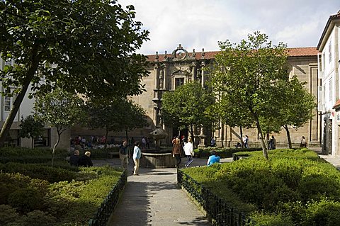 Plaza de Fonseca with College of Fonseca in background, Santiago de Compostela, Galicia, Spain, Europe