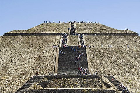 Pyramid of the Sun, Teotihuacan, 150AD to 600AD and later used by the Aztecs, UNESCO World Heritage Site, north of Mexico City, Mexico, North America