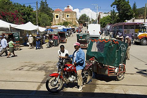 Market day at Zaachila, Oaxaca, Mexico, North America