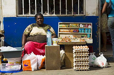 Street vendors in the old city of Praia on the Plateau, Praia, Santiago, Cape Verde Islands, Africa