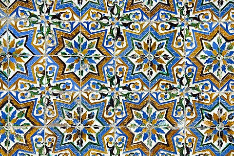 Azulejos tiles in the Mudejar style, Casa de Pilatos, Santa Cruz district, Seville, Andalusia (Andalucia), Spain, Europe