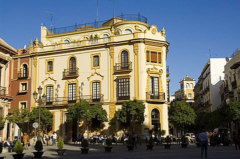 The famous El Giraldillo restaurant Plaza Virgen de los Reyes, Santa Cruz district, Seville, Andalusia, Spain, Europe