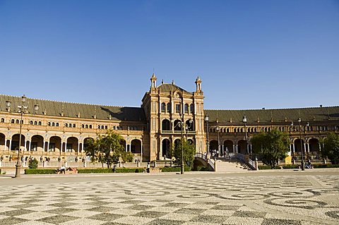 Plaza de Espana erected for the 1929 Exposition, Parque Maria Luisa, Seville, Andalusia, Spain, Europe