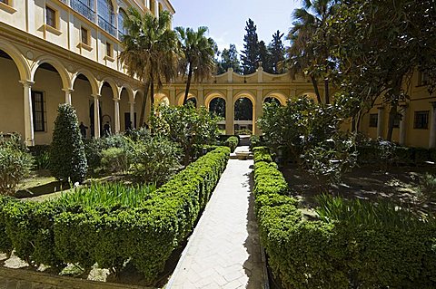 The gardens of the Real Alcazar, UNESCO World Heritage Site, Santa Cruz district, Seville, Andalusia (Andalucia), Spain, Europe