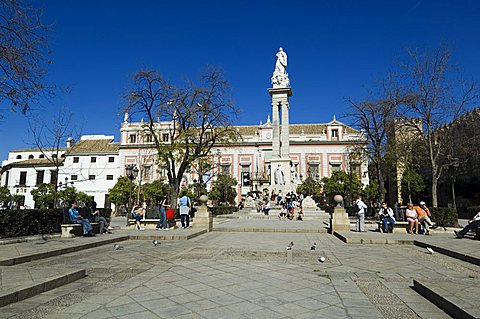 Baroque column and statue celebrating the survival of the great eathquake of 1755, Plaza del Triunfo, Santa Cruz district, Seville, Andalusia, Spain, Europe