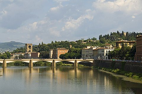 Arno River, Florence (Firenze), Tuscany, Italy, Europe