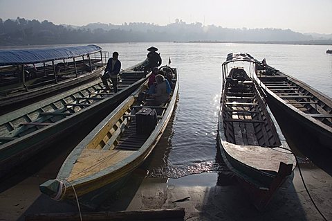 Boats at border crossing to Huay Xai in Laos, Chiang Kong, Thailand, Southeast Asia, Asia