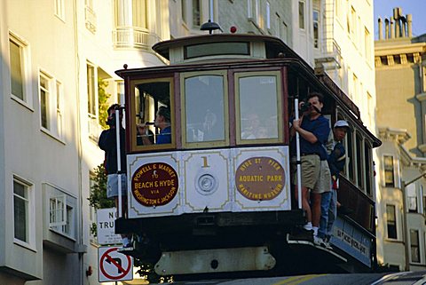 Cable car on Hyde Street, San Francisco, California, USA