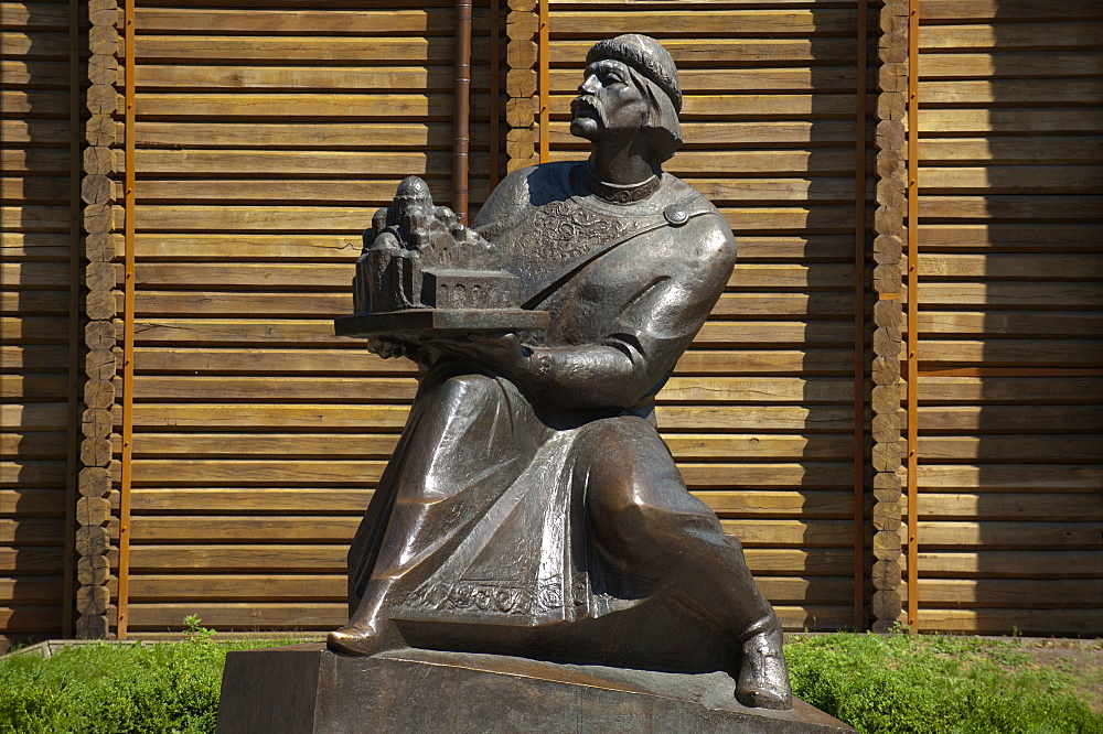 Statue of Yaroslav The Wise at The Golden Gate, Kiev, Ukraine, Europe