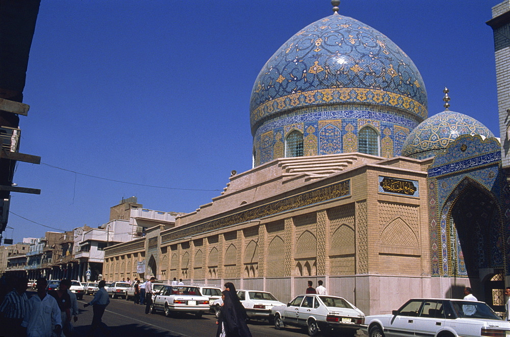 Exterior of the Sheikh Omar Mosque with blue tiles on dome, Islamic architecture, Baghdad, Iraq, Middle East