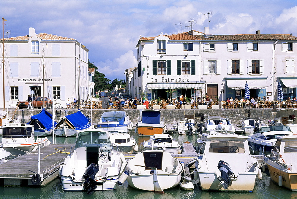 Boats in harbour, La Flotte, Ile de Re, Poitou Charentes, France, Europe