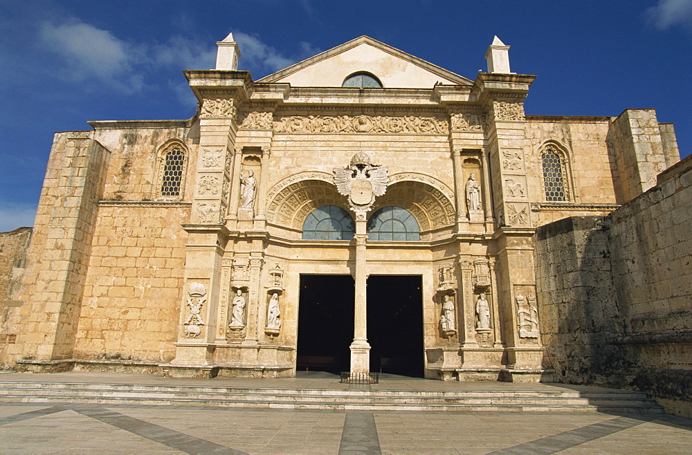 Cathedral of Santa Maria la Menor, Colonial Zone, UNESCO World Heritage Site, Santo Domingo, Dominican Republic, West Indies, Central America