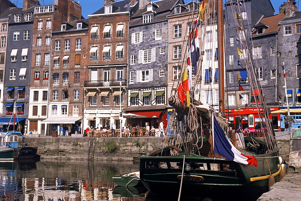 Quai Ste. Catherine (St. Catherine quay), Honfleur, Normandie (Normandy), France, Europe