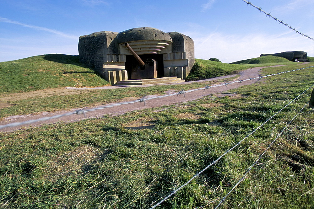 Battery casemate on D-Day coast, dating from Second World War, Longues sur Mer, Calvados, Normandy, France, Europe