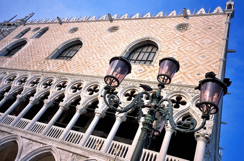 Facade of the Doges Palace, St. Mark's Square, UNESCO World Heritage Site, Venice, Veneto, Italy, Europe