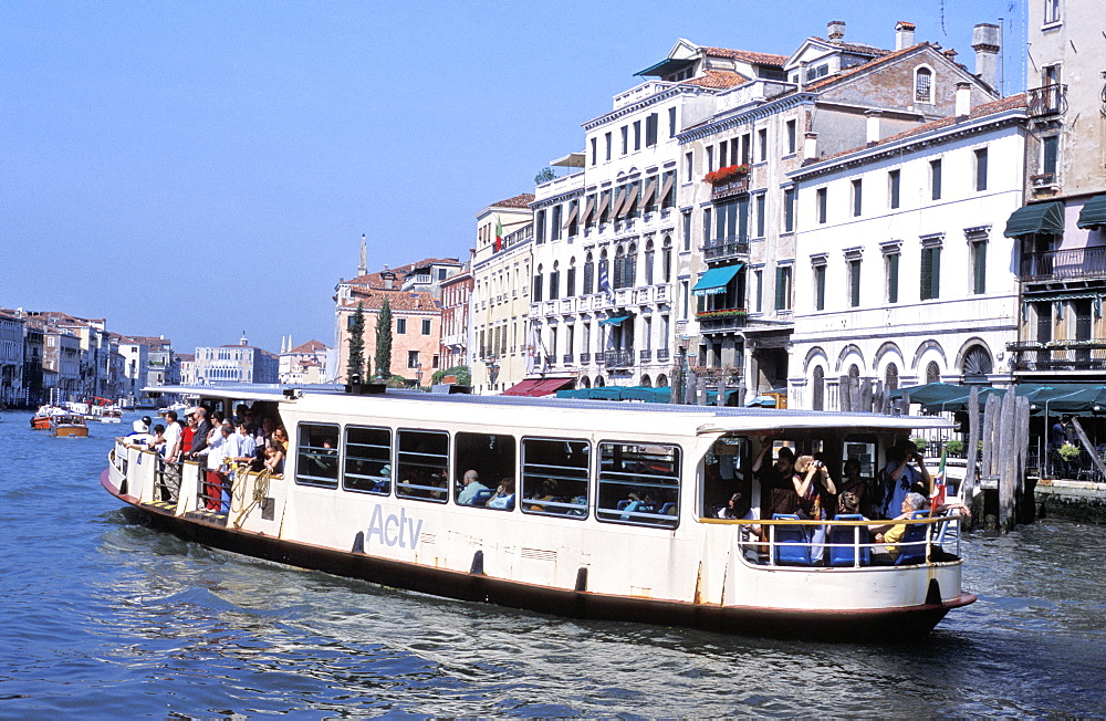 Vaporetto, Grand Canal, Venice, Veneto, Italy, Europe