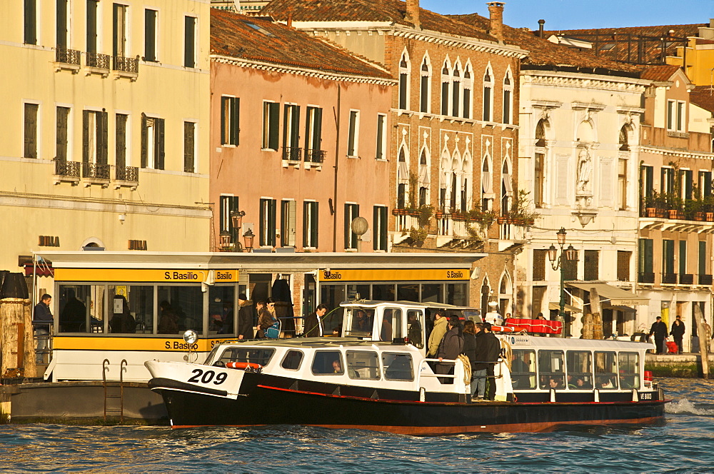 Vaporetto stop on Zattere Quais Dorsoduro, Venice, UNESCO World Heritage Site, Veneto, Italy, Europe