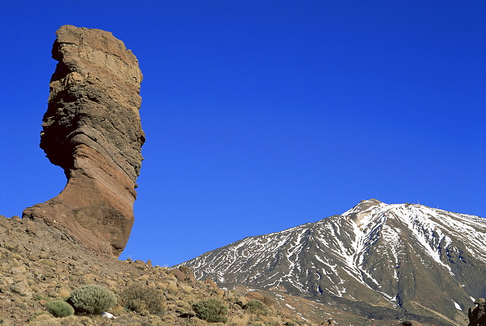 Mount Teide and Los Roques, Teide National Park, Tenerife, Canary Islands, Spain, Europe