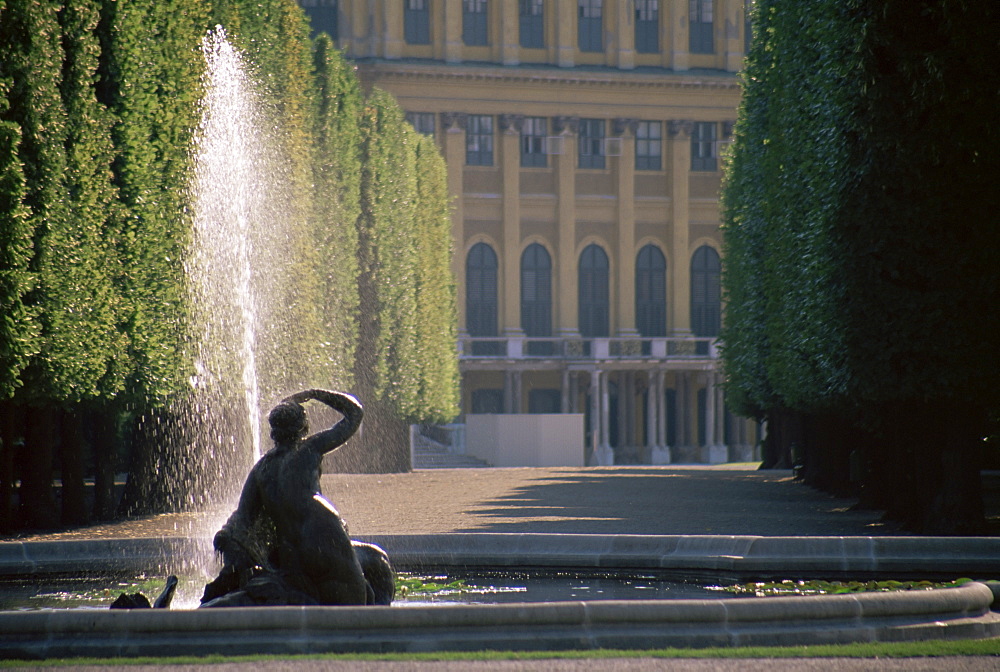 Fountain and palace facade, Schonbrunn Gardens, UNESCO World Heritage Site, Vienna, Austria, Europe