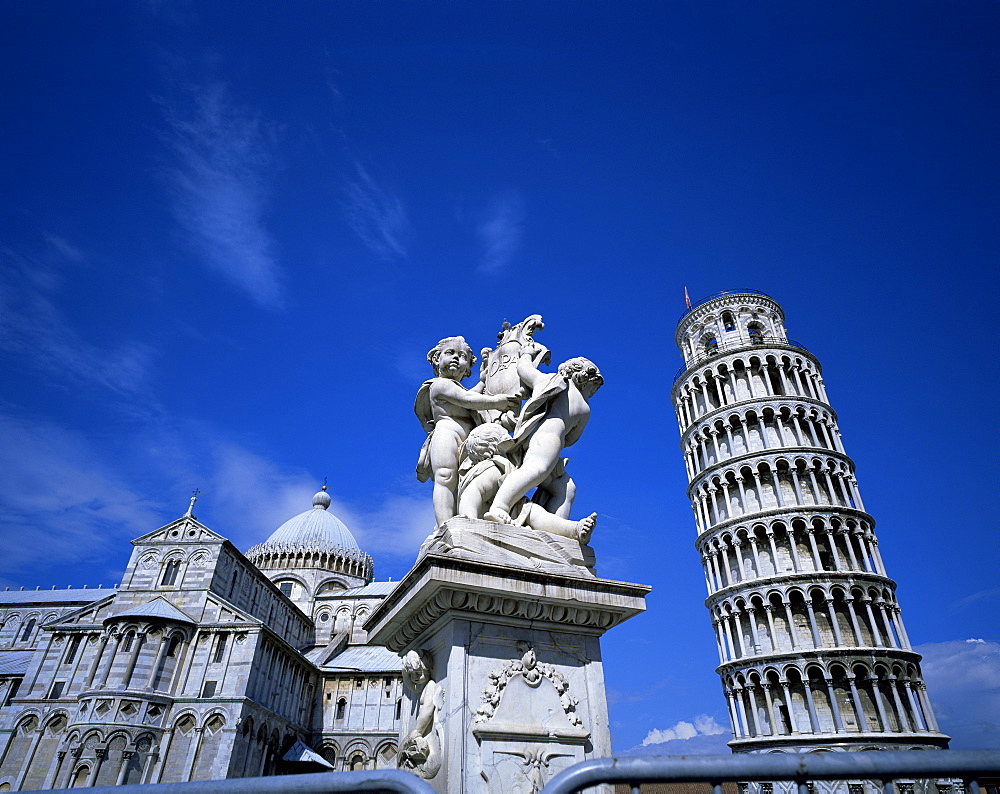 Statue, Leaning Tower and Duomo, UNESCO World Heritage Site, Pisa, Tuscany, Italy, Europe