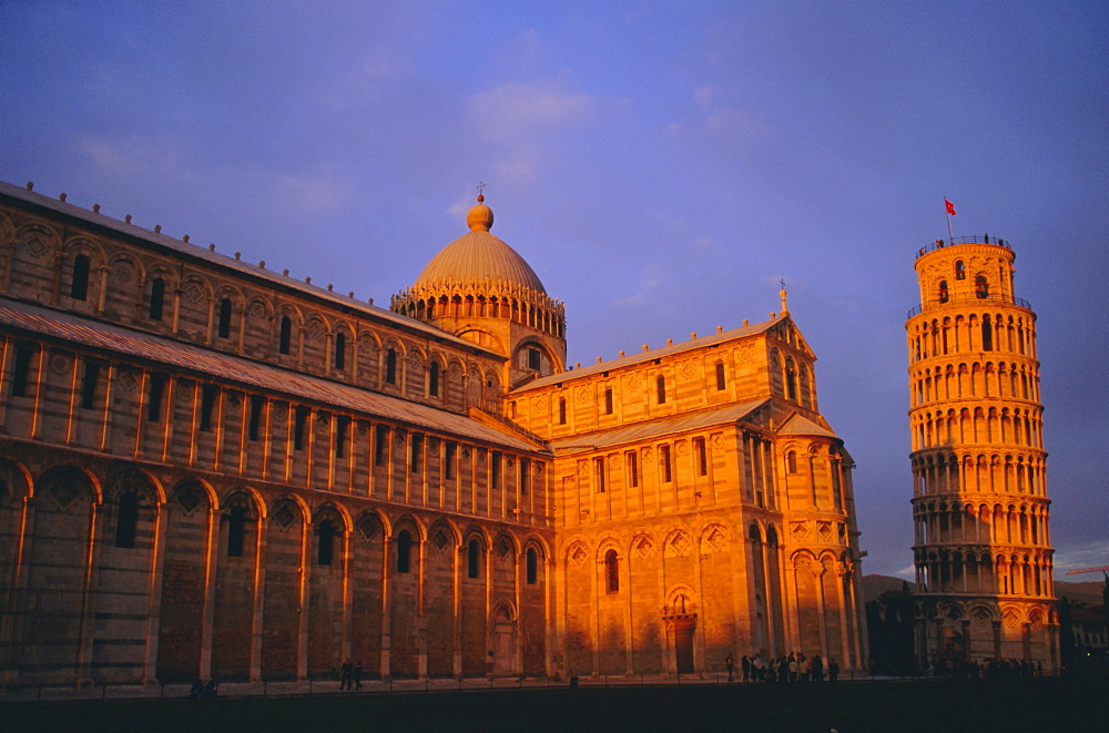 Campo dei Miracoli, Duomo (Cathedral) and Leaning Tower at sunset, Pisa, Tuscany, Italy